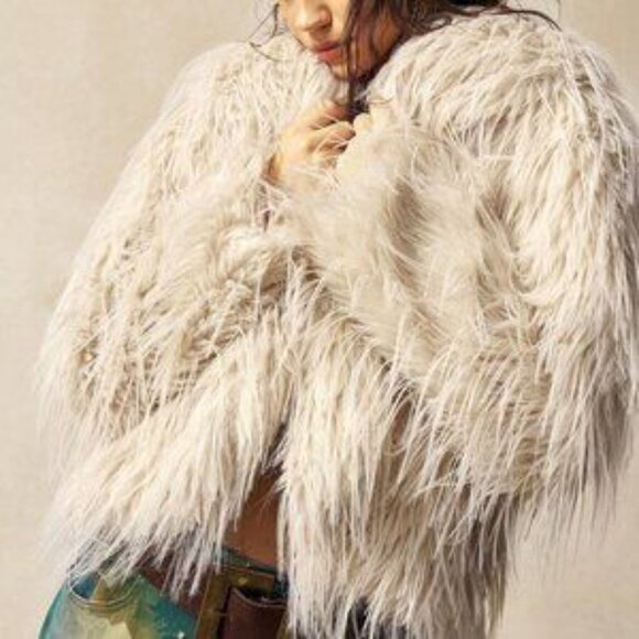 Biege Women's Boho Faux Fur Long Sleeve Jacket - Picture 4 of 10